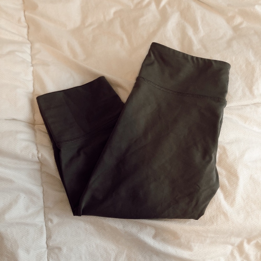 LULULEMON crop leggings